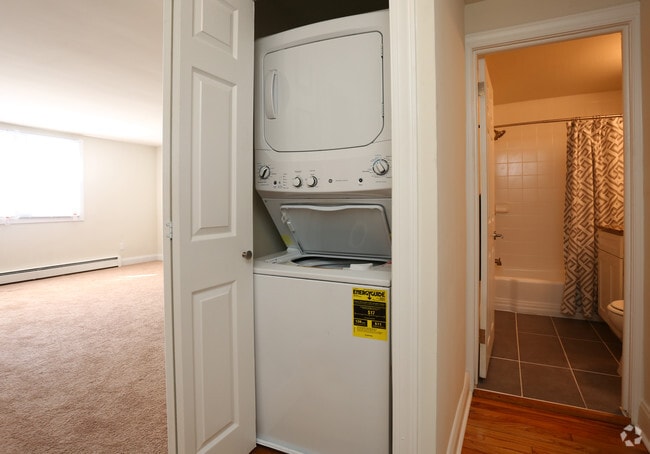 Interior Photo - Heather Glen