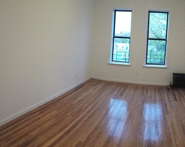 Building Photo - 237 Sullivan Pl