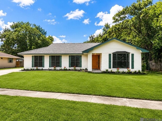 Building Photo - 535 Thornwood Dr