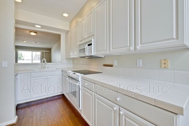 Building Photo - 2581 Park Boulevard