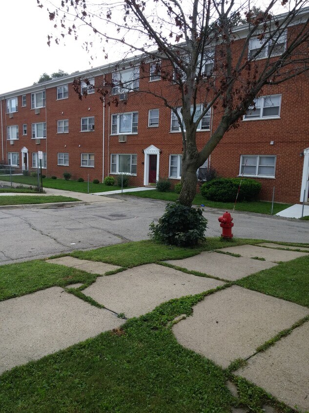 Primary Photo - 21 Bergman Ct
