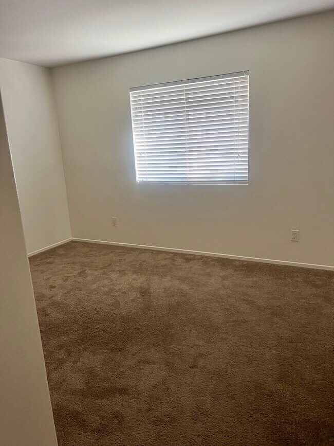 Foto del edificio - 31235 Hidden Lake Rd