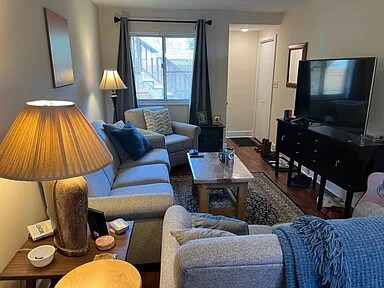 Sala de estar - 1590 N Star Ave