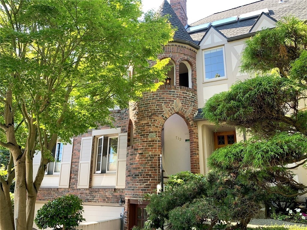 721 Warren Ave N, Seattle, WA 98109 House Rental in Seattle, WA