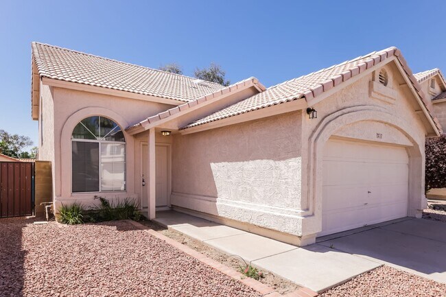 Building Photo - 3717 E Taro Lane