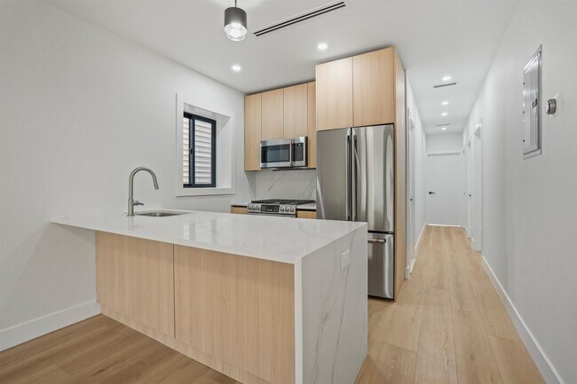 Foto del edificio - 31 W 46th St