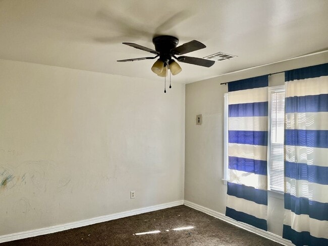 Building Photo - Two bedroom house in N. OKC