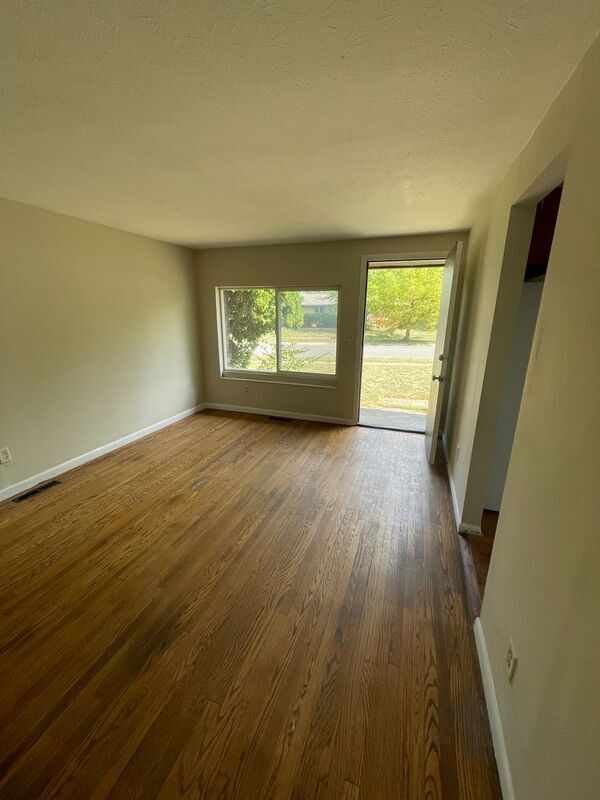 Foto del edificio - 1411 Alpine Dr