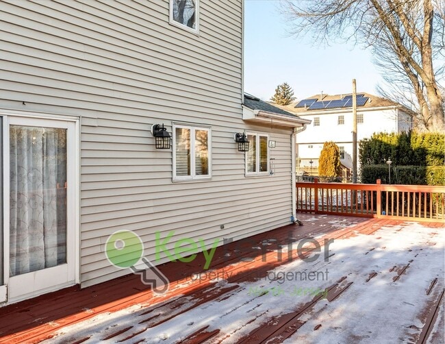 Photo - Spacious 2BR / 2.5BA Home with Huge Deck, Private Yard & Parking for 6