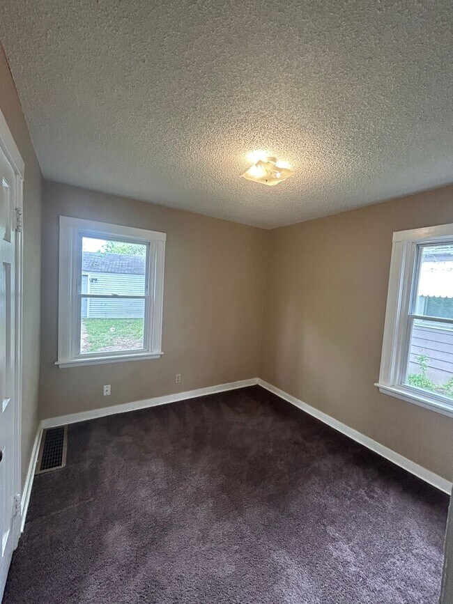 Foto del edificio - 4422 Gaywood Dr