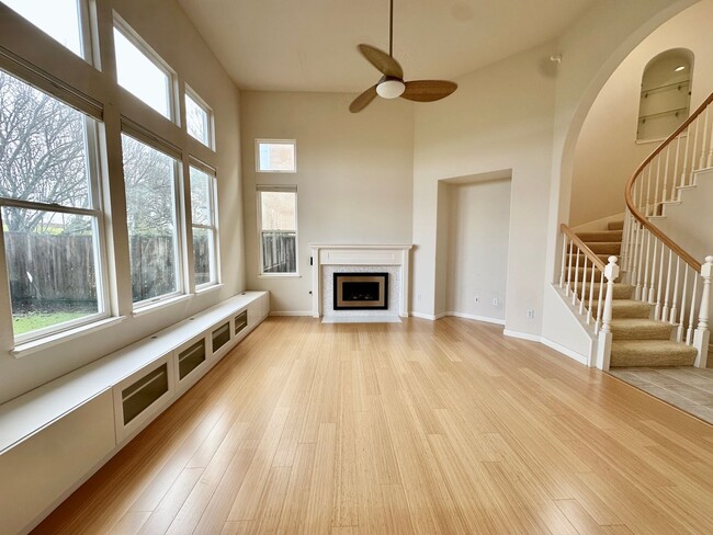 Building Photo - Coming Soon! Charming 3-Bedroom Hamilton Home