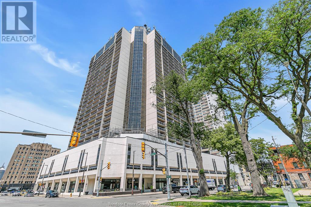 Primary Photo - 150 Park St W