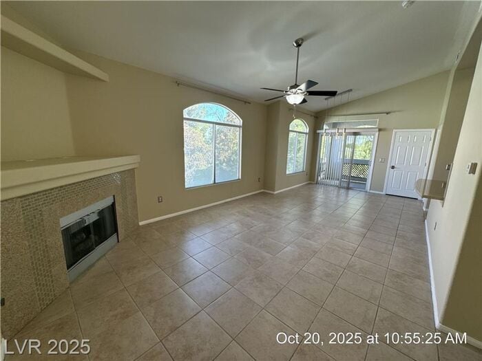 Foto principal - MISSION RIDGE SECOND-FLOOR CONDO!!