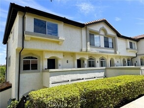 Building Photo - 30902 Club House Dr