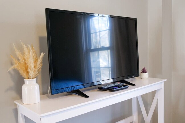 Building Photo - 367 S Rocky River Dr