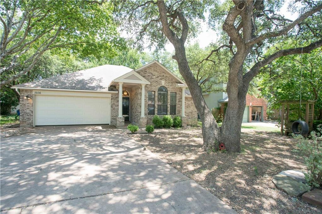 Foto del edificio - 1506 River Oak Dr