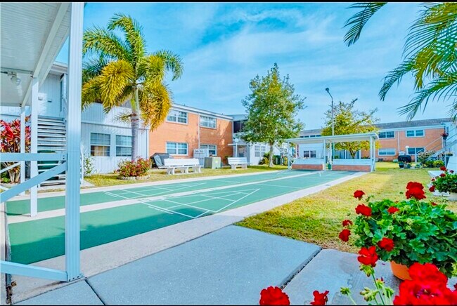 Tablero de tejo - 4158 Tamiami Trl