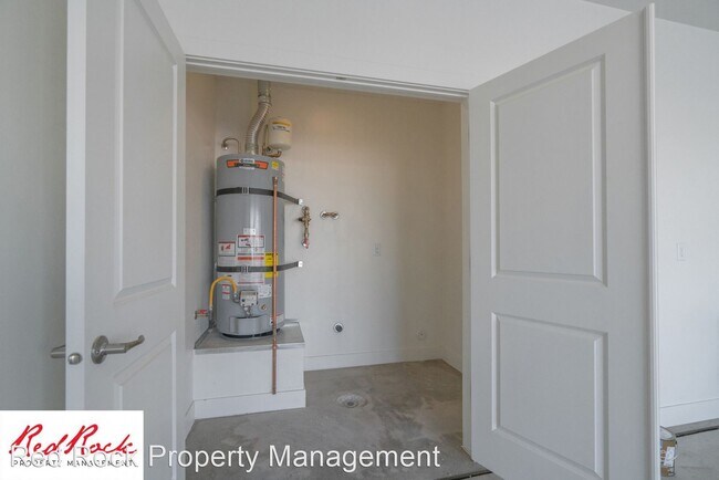 Building Photo - 4 br, 2.5 bath House - 1372 E White Hollow Ln