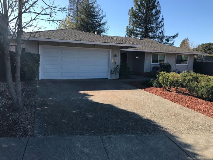 Primary Photo - 2611 Buena Vista Ave