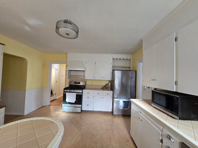 Foto del edificio - 4 Bedroom, 2 Bathroom House!