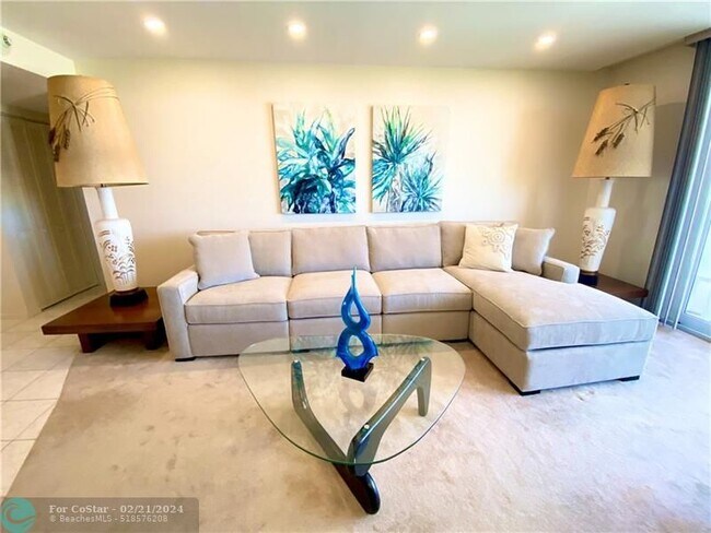 Building Photo - 1 Las Olas Cir