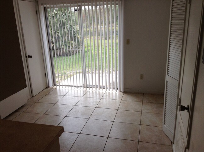 Building Photo - Convenient 2 Bedroom Townhome Near UCF & Full Sail – Available Now!