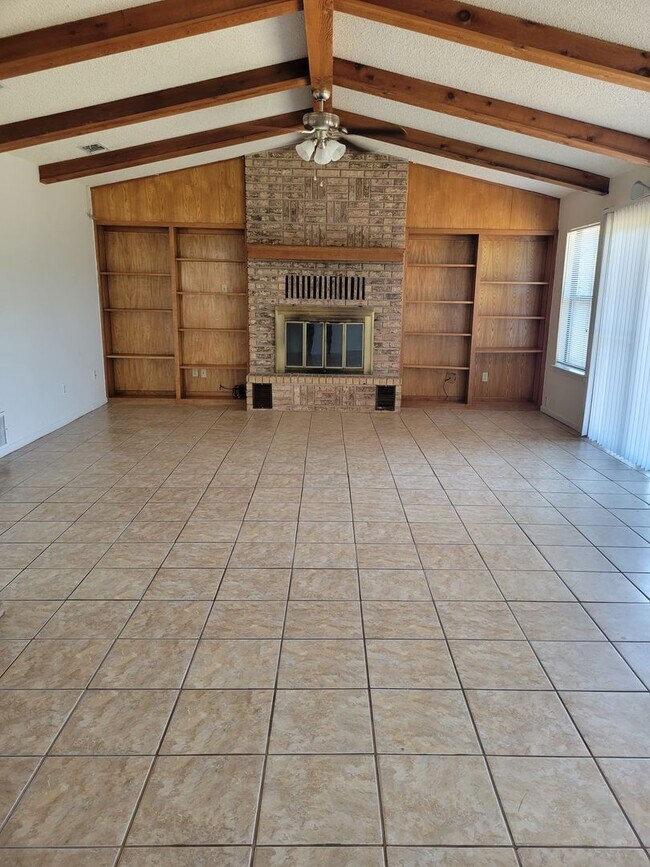 Foto del edificio - 4409 Creekside Dr