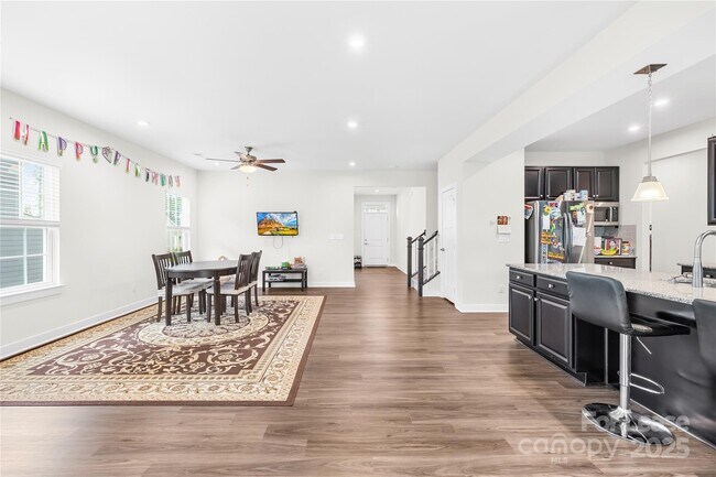 Foto del edificio - 10142 Black Locust Ln