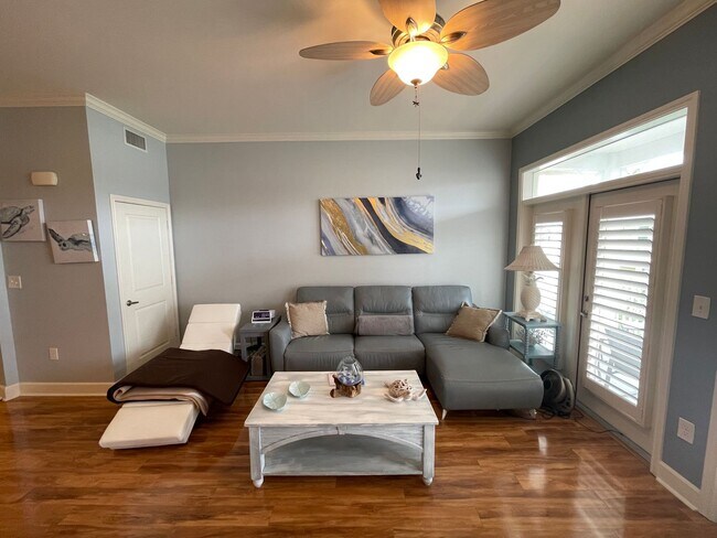 Foto del edificio - 8700 Front Beach Rd
