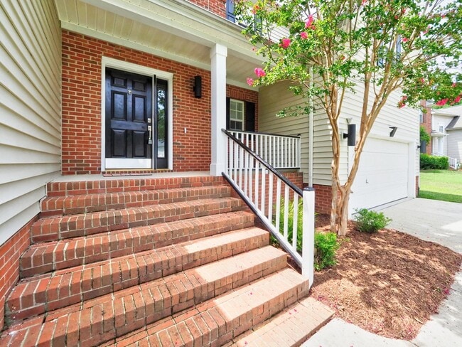 Building Photo - 425 New Parkside Dr