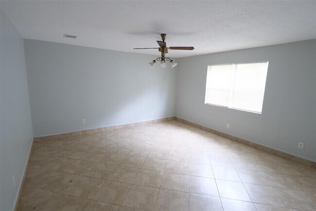 Foto del edificio - 6627 D S Bailey Ln
