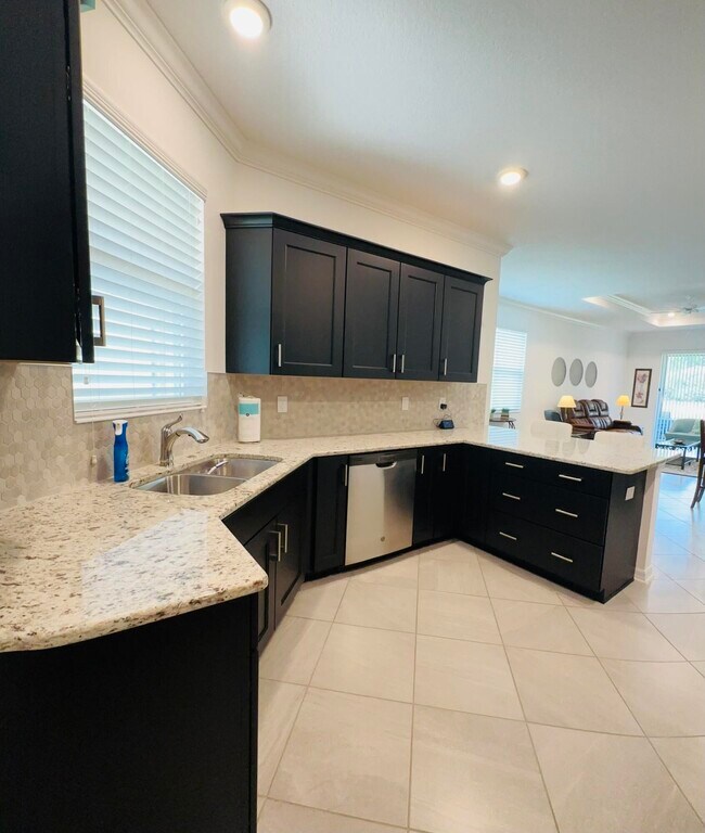 Building Photo - 9935 SW 98th Ln