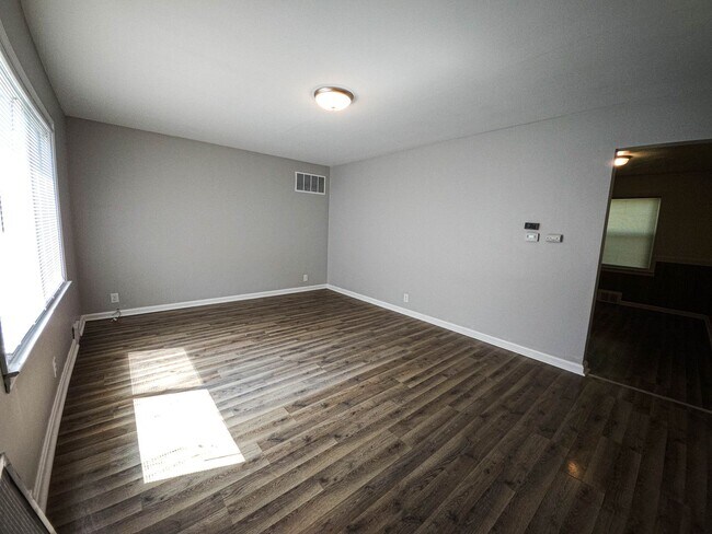 Foto del edificio - 3 Bedroom/2 Bathroom House For Rent in Elb...