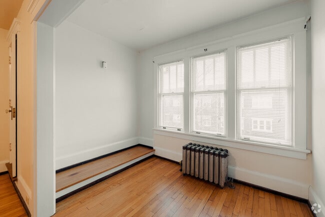 1HAB, 1BA - Plymouth Apartments