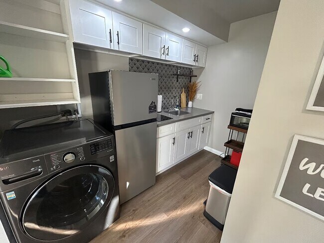 Kitchenette Area - 1887 N Laurel Ave