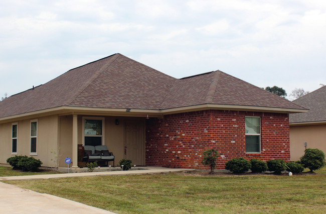 Building Photo - Renoir Acres Estates Apartments
