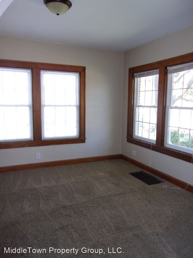 Building Photo - 4 br, 1 bath House - 409 N Calvert St