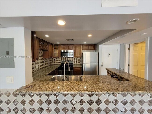 Building Photo - 2175 NE 170th St