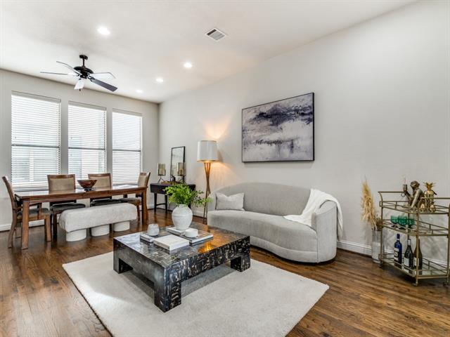 Building Photo - 7408 Coronado Way