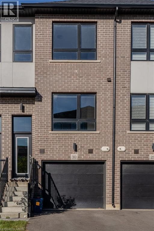 Building Photo - 720 Grey St