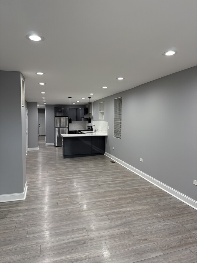 Building Photo - 2251 W Cullerton St