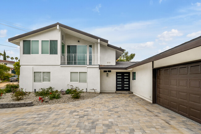 Building Photo - 4631 Dunman Ave