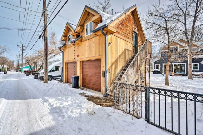 Foto del edificio - 2329 Pine St