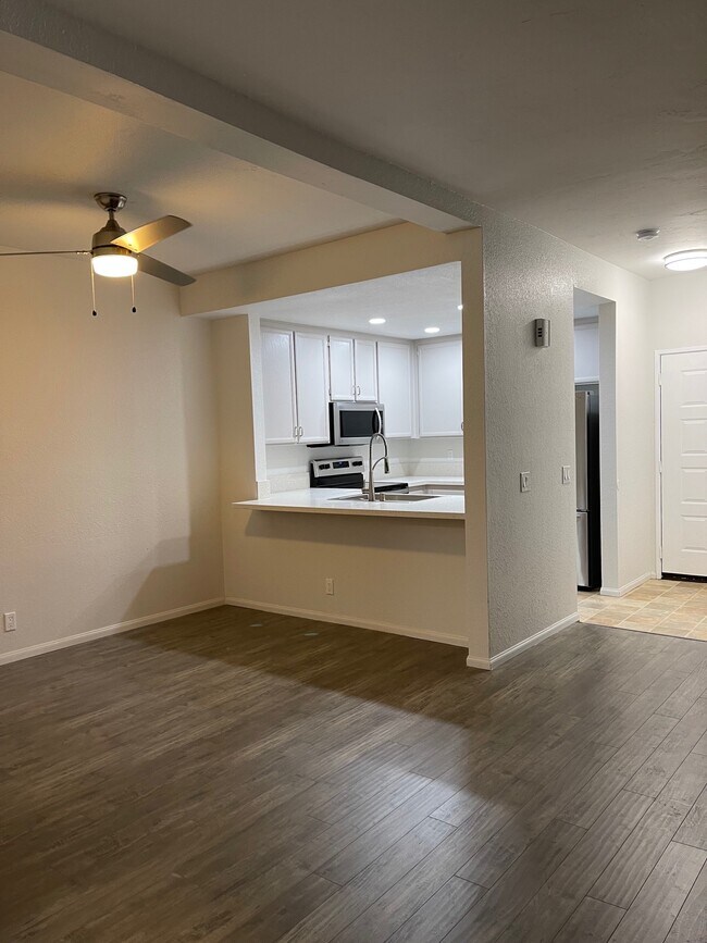Building Photo - 2238 River Run Dr