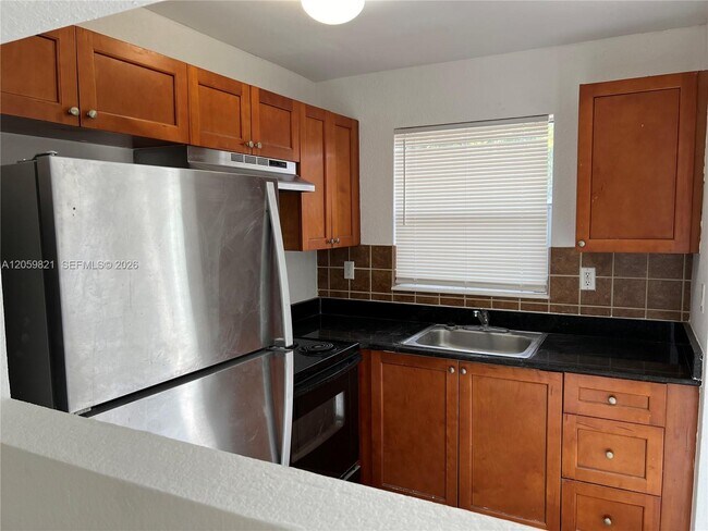 Foto del edificio - 4251 NW 5th St