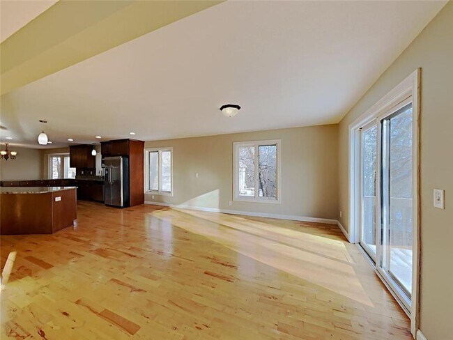 Building Photo - 1009 Hilloway Cir
