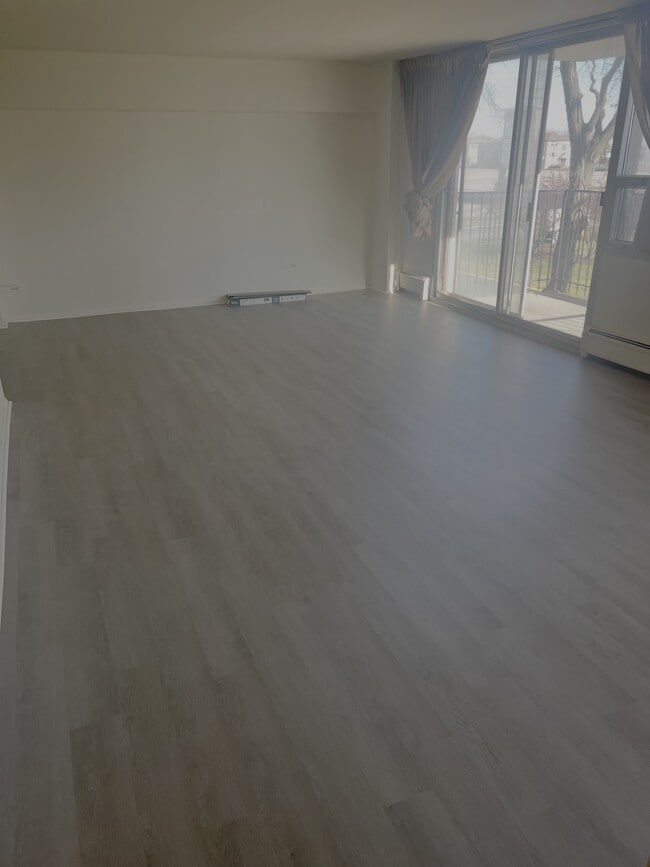 Foto del edificio - 9009 W Golf Rd