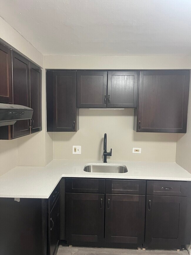 Foto del edificio - 10805 S Lloyd Dr