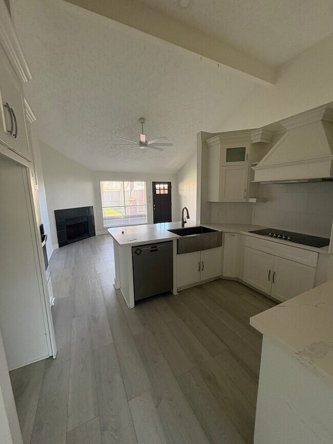 Foto del edificio - 3723 Westmeadow Dr