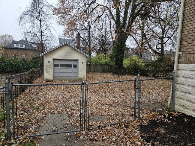 Building Photo - 4945 Relleum Ave
